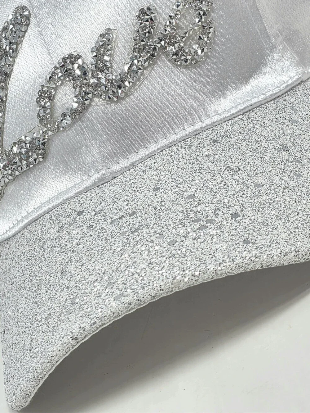 Fashion Style White Satin Rhinestone 